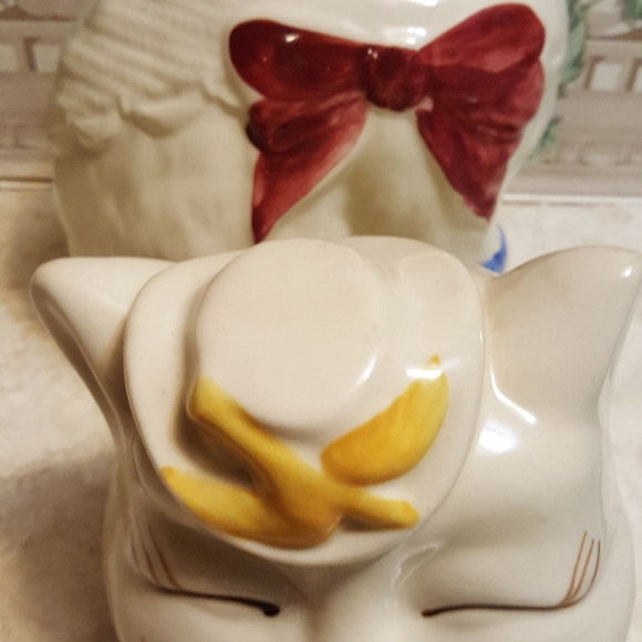 Vintage Shawnee Puss and Boots Cookie Jar with Salt and Pepper Shaker - Picture 11 of 13